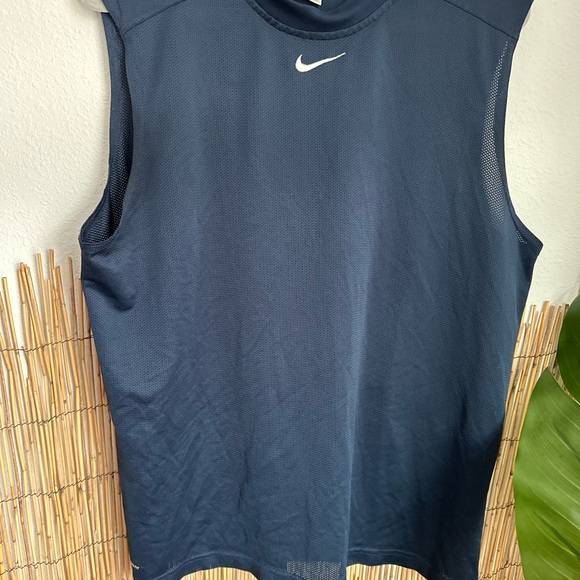 Men’s Mesh Nike Tank - Picture 3 of 9